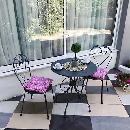 Проживание в семье Piccolina Apart *